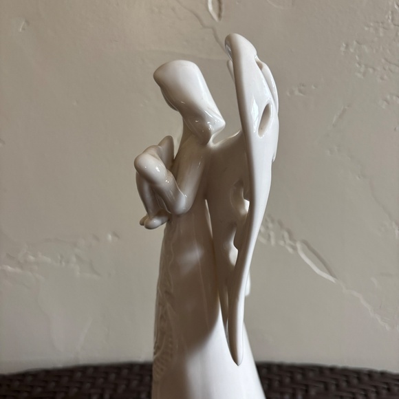 Delton Products Corp. Electric Ceramic Angel Lamp Night Light Approx. 12" H - Picture 10 of 13